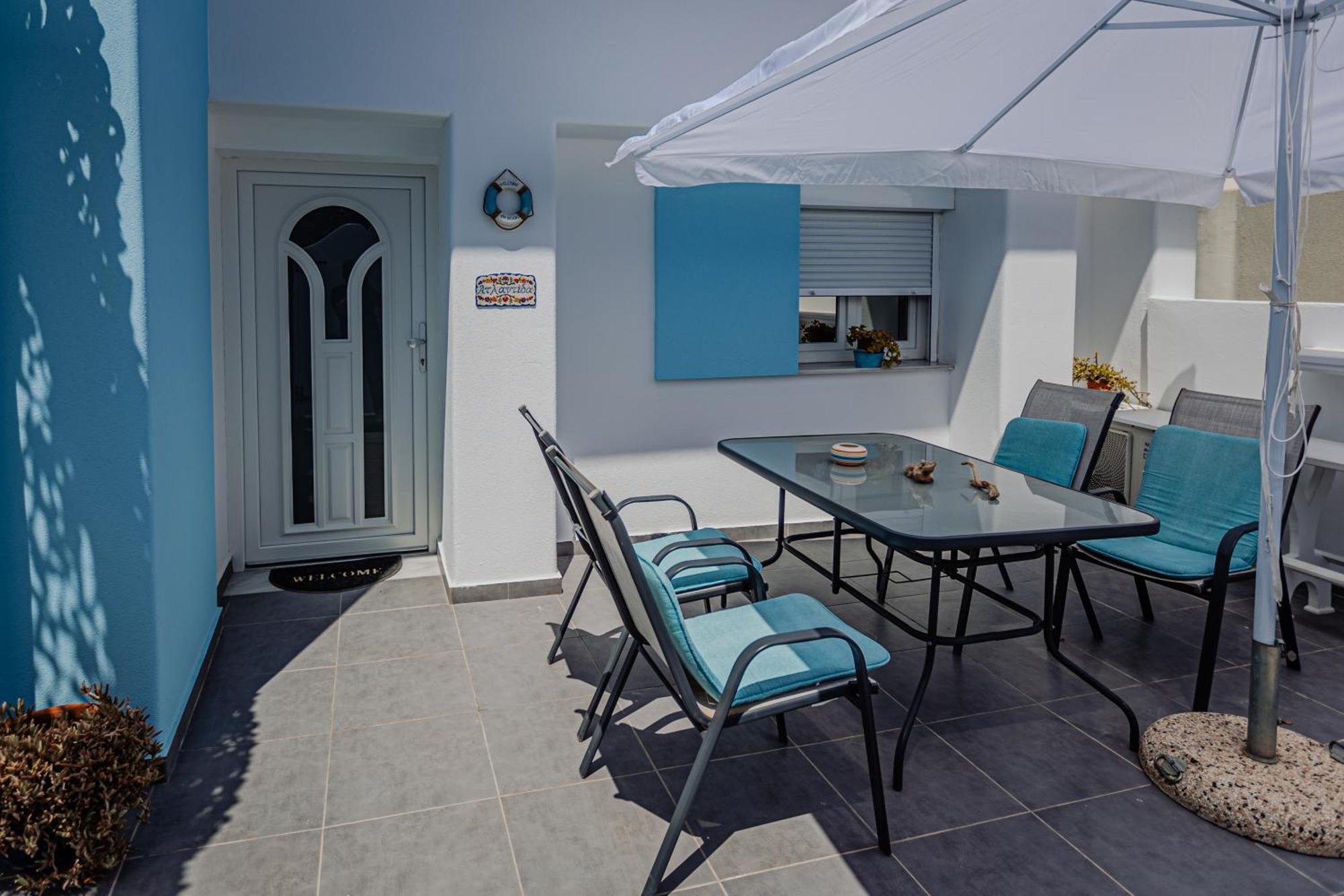 Blue Dream - Santorini Kamári